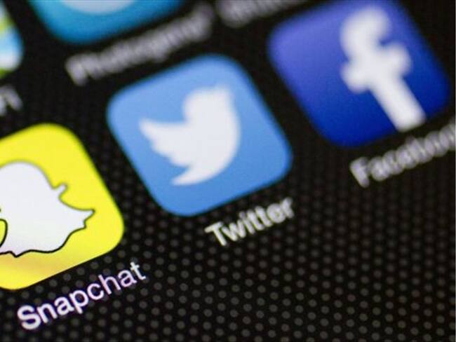 Snapchat ya superó a Twitter en usuarios por día y le va ganando mercado a Facebook a medida que crece su número de usuarios.. Foto: BBC Mundo