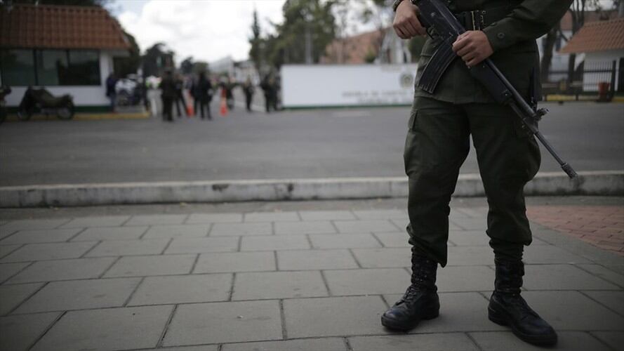 Un equipo multidisciplinario de Medicina Legal identificó 20 cuerpos del atentado a la Escuela General Santander. Foto: Colprensa
