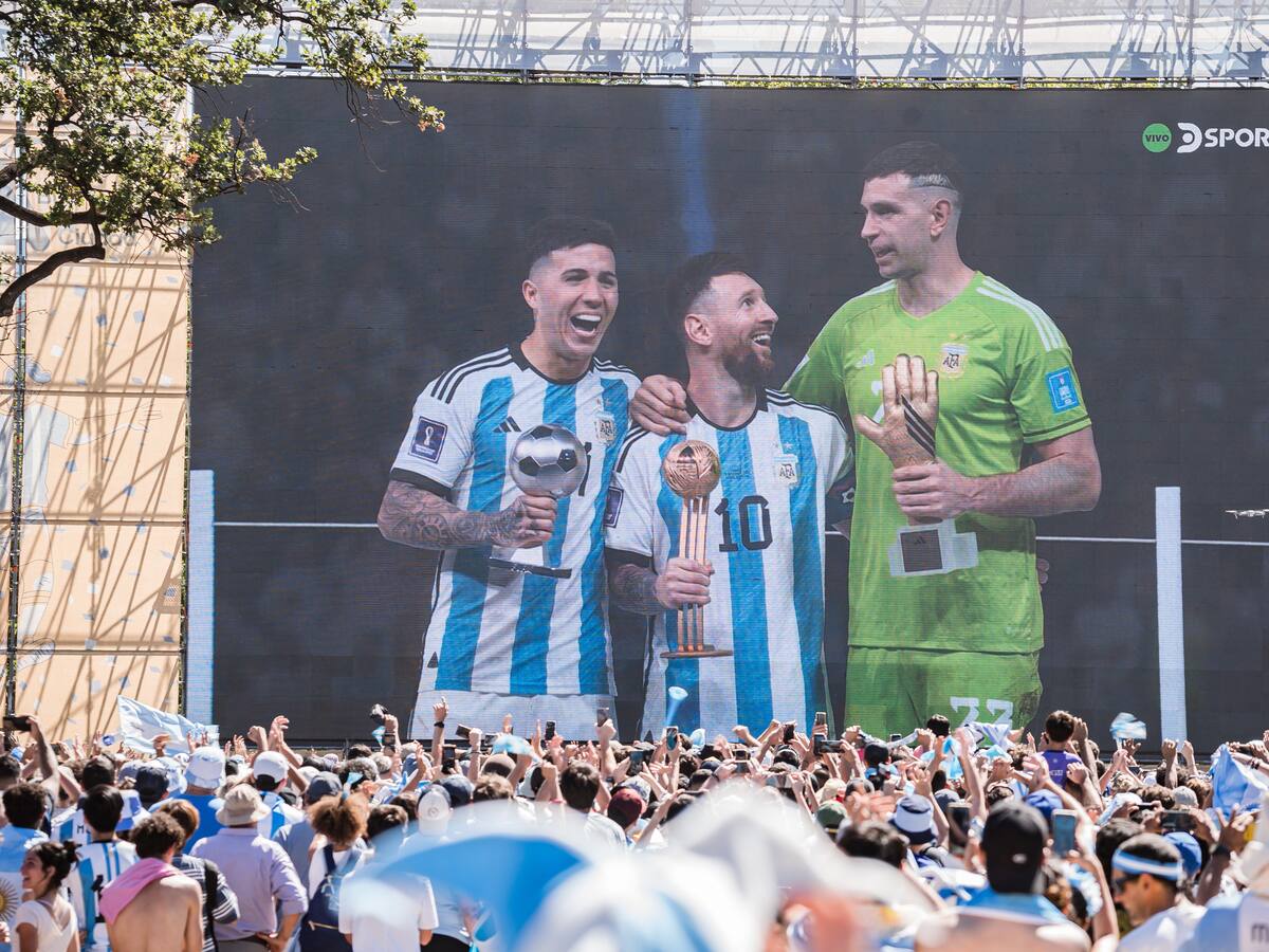 El futuro de Messi es seguir en el PSG y estar en la Copa América: Hernán Peláez
