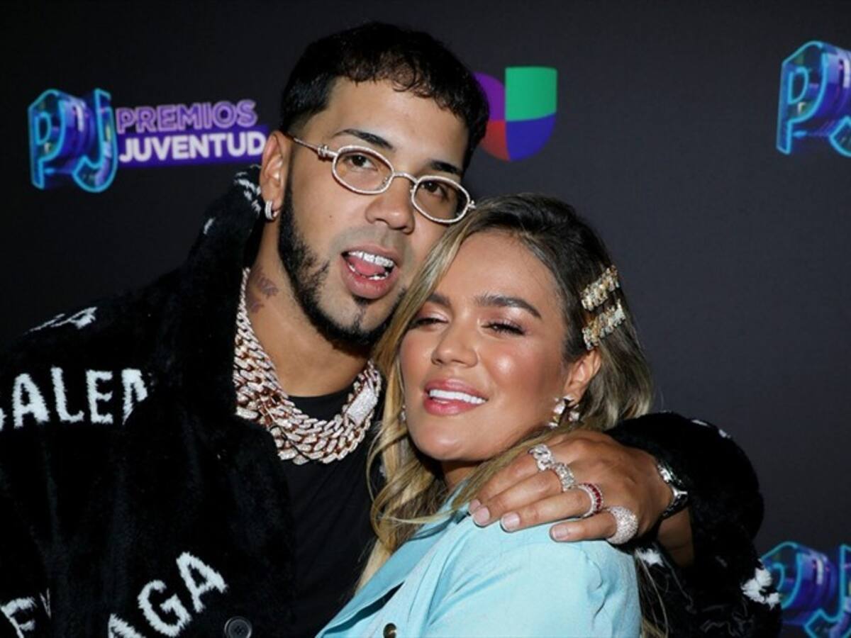 Video: Anuel AA le pidió a Karol G volver en medio de un concierto
