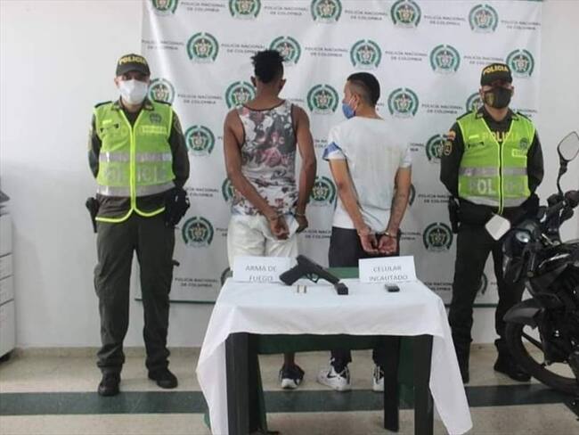 Los detenidos fueron identificados como Michael Dayan Solís Gómez y Carlos David Garzón Cortez. Foto: Fiscalía General de la Nación