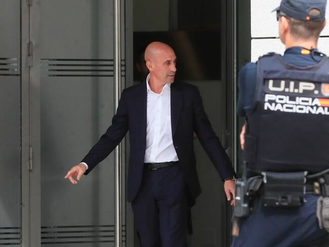 El juez prohíbe a Rubiales acercarse a 200 metros de Jenni Hermoso o comunicarse con ella. EFE/ Fernando Alvarado