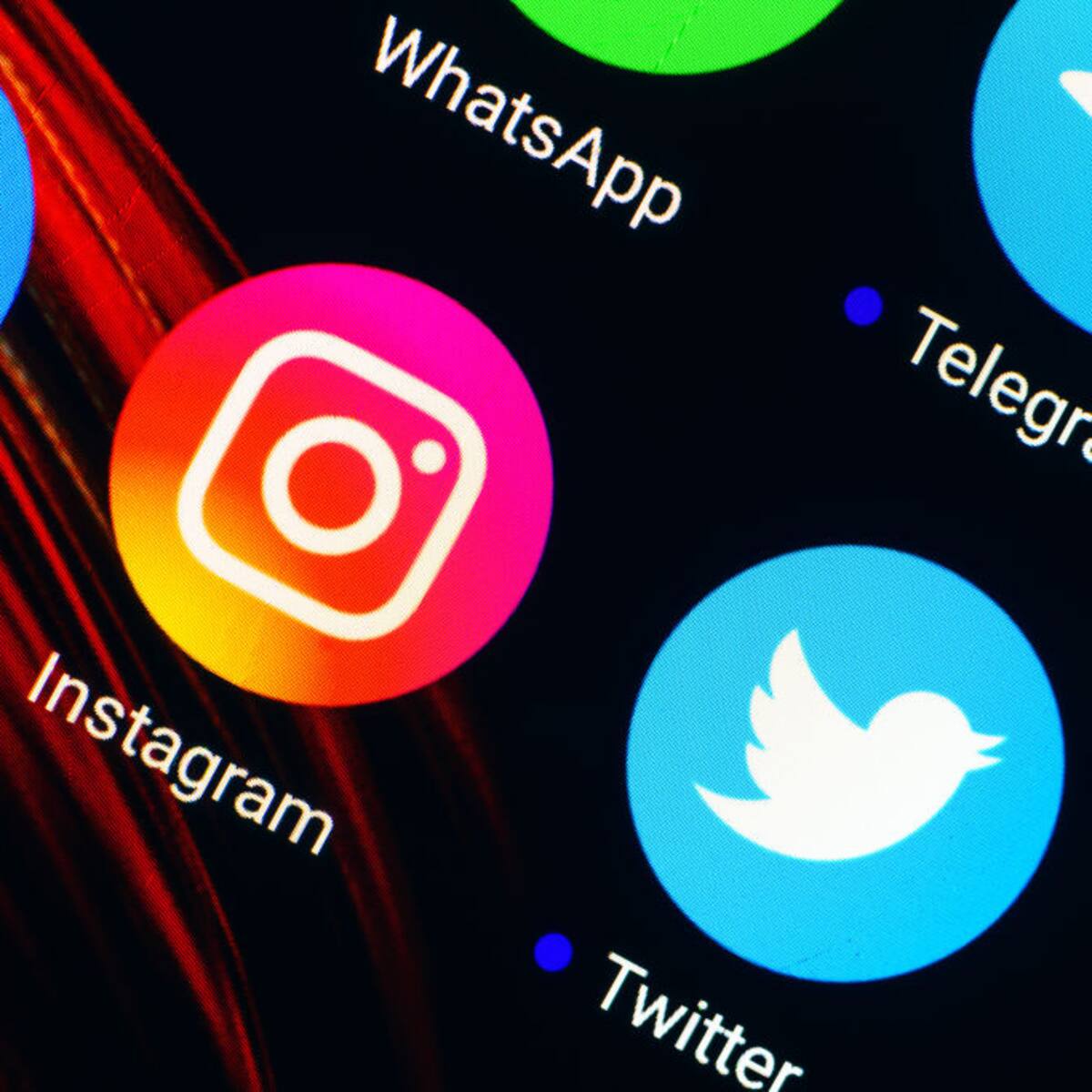Reportan fallas en el servicio de Twitter, Facebook e Instagram