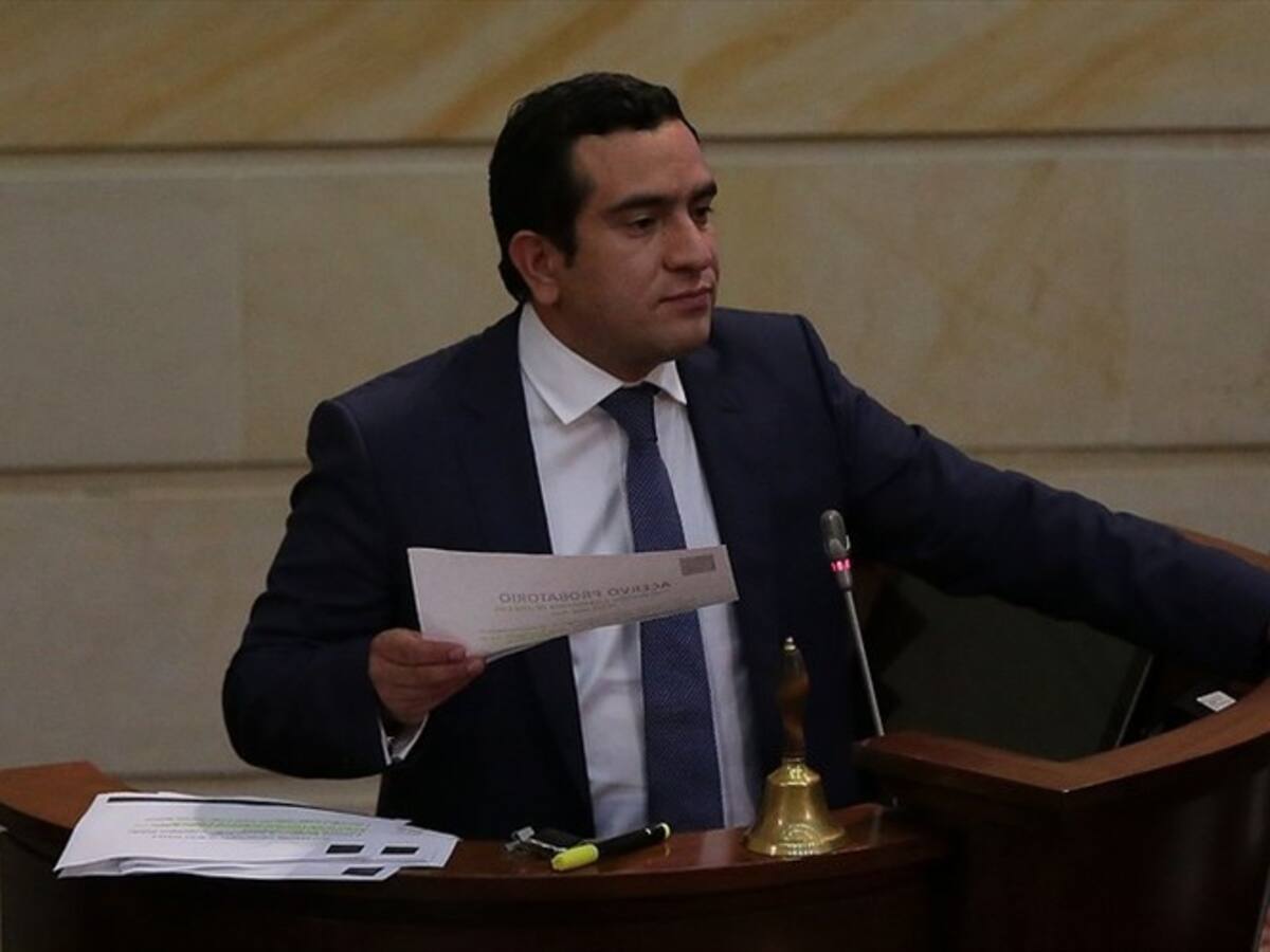 Sigue la pugna entre integrantes del Centro Democrático