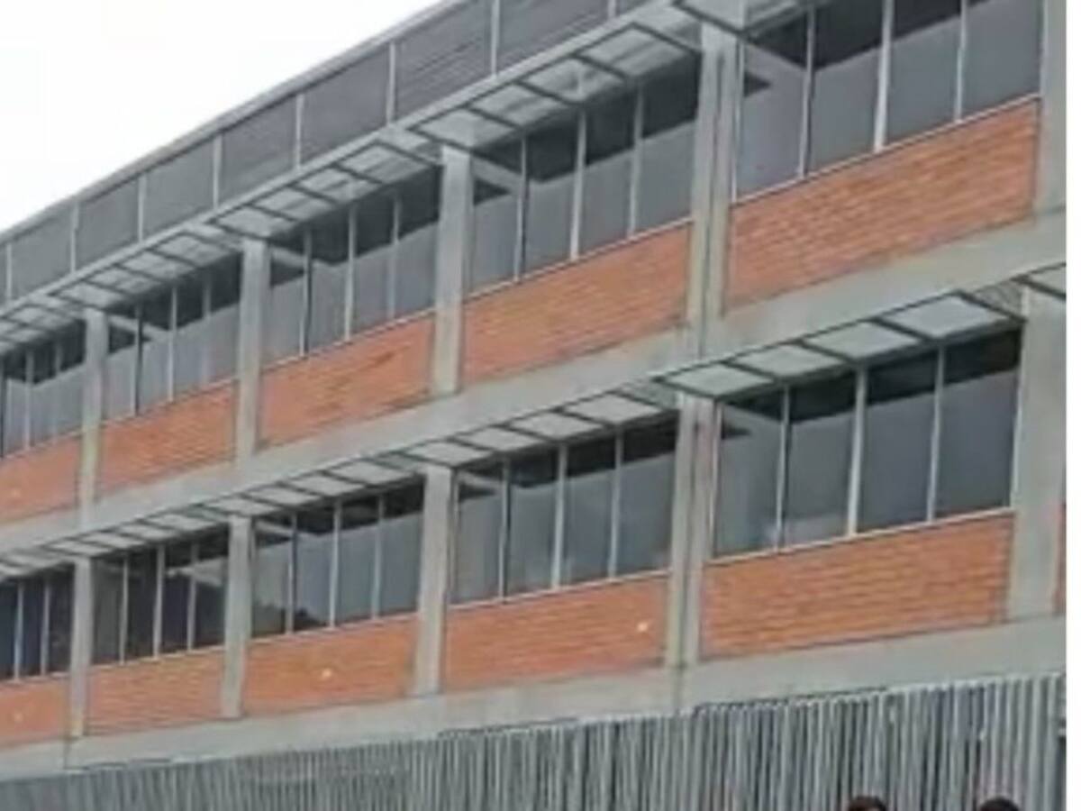 Tres grados de colegio Jaime Salazar de Pereira llevan 4 semanas sin recibir clases