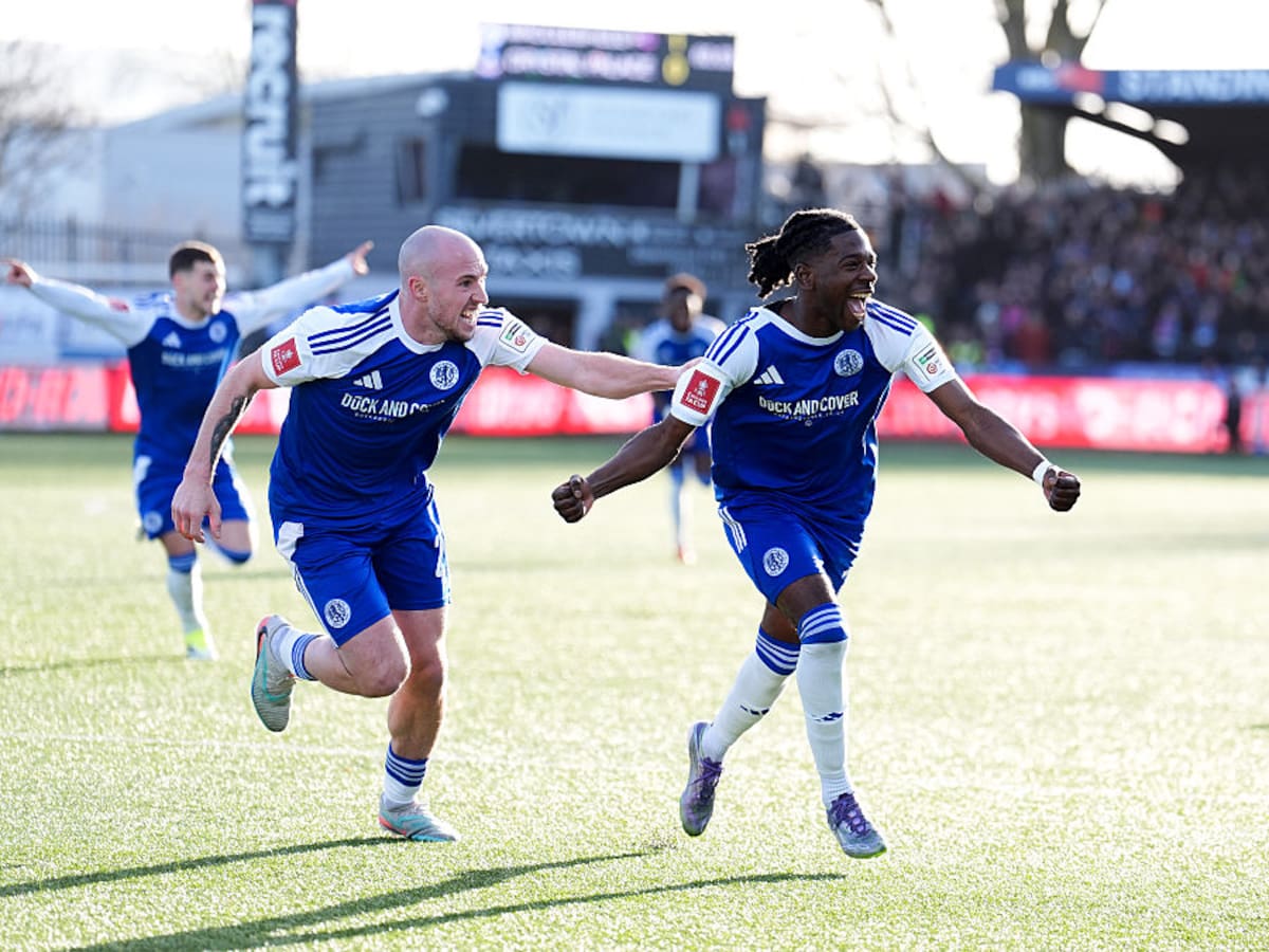 El Crystal Palace de Daniel Muñoz, eliminado por el Macclesfield de 6° división en FA Cup