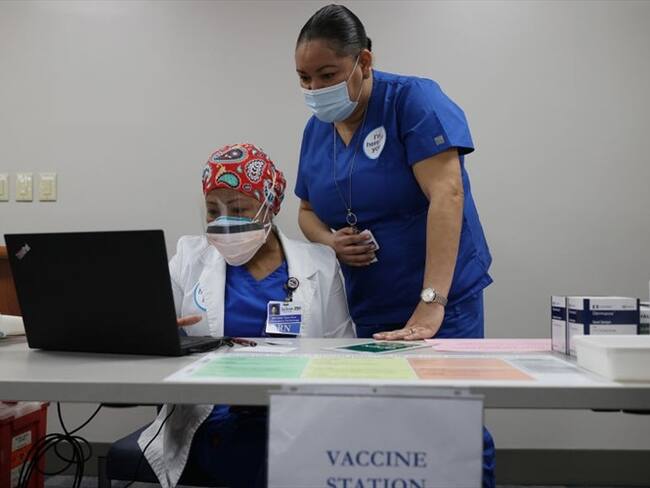 Hospitales de la Florida solo vacunarán a residentes para “evitar abuso de otros países”