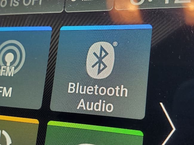 Tener prendido el Bluetooth de su celular tiene riesgos. Acá le contamos. Foto: Getty