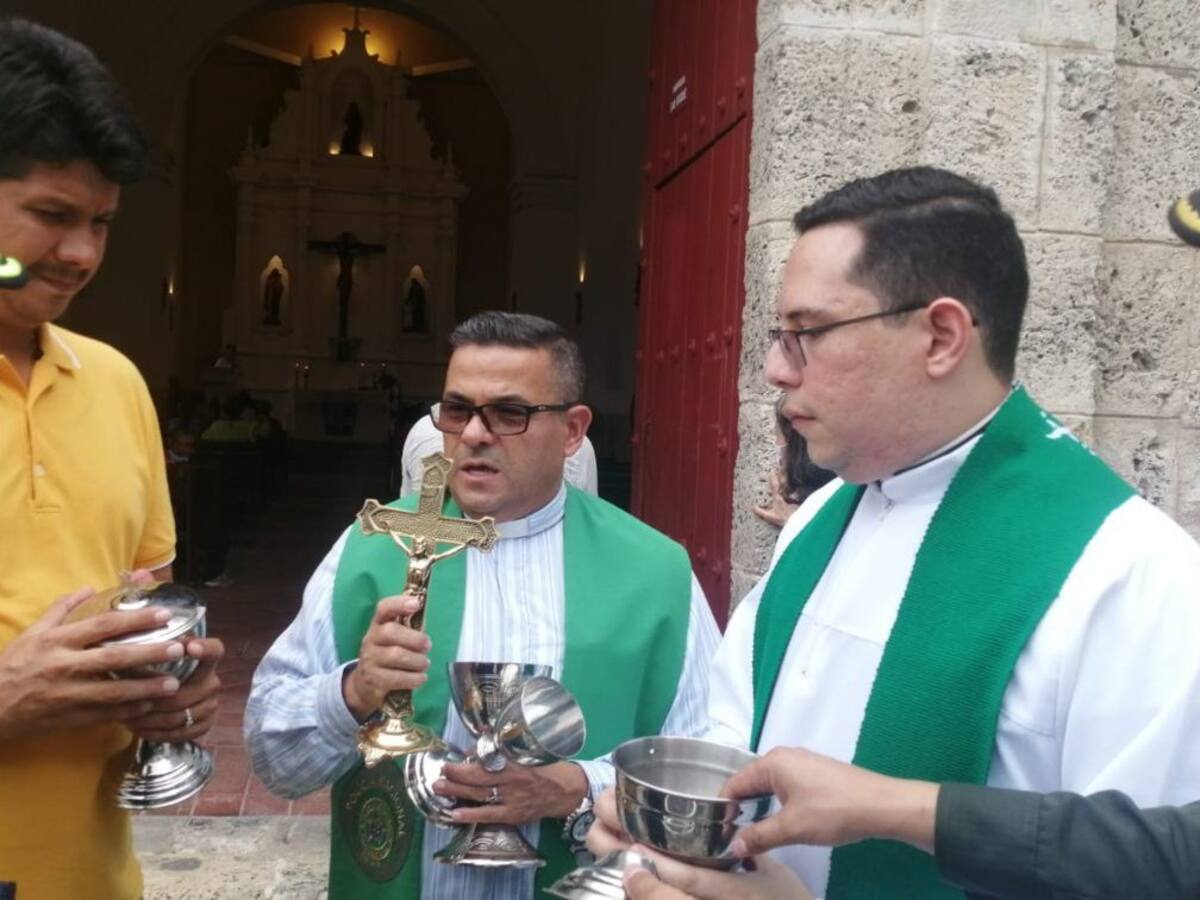 Recuperan copas de plata y un cristo que habían sido robados de iglesia en Cartagena