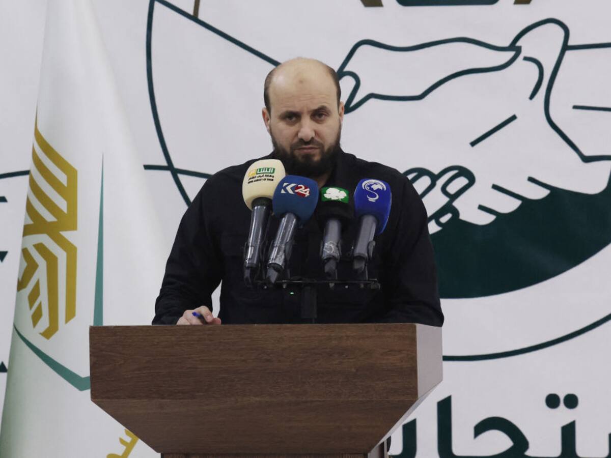 Insurgentes encargaron a Mohamed al Bashir de formar un nuevo gobierno en Siria