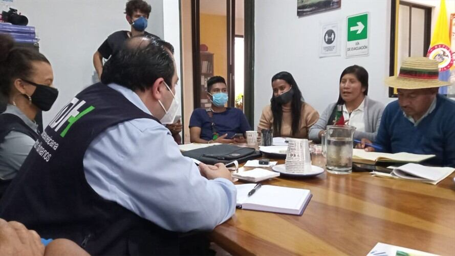 Organizaciones que permanecen en paro se reunieron con la delegación en Popayán. Foto: Cortesía