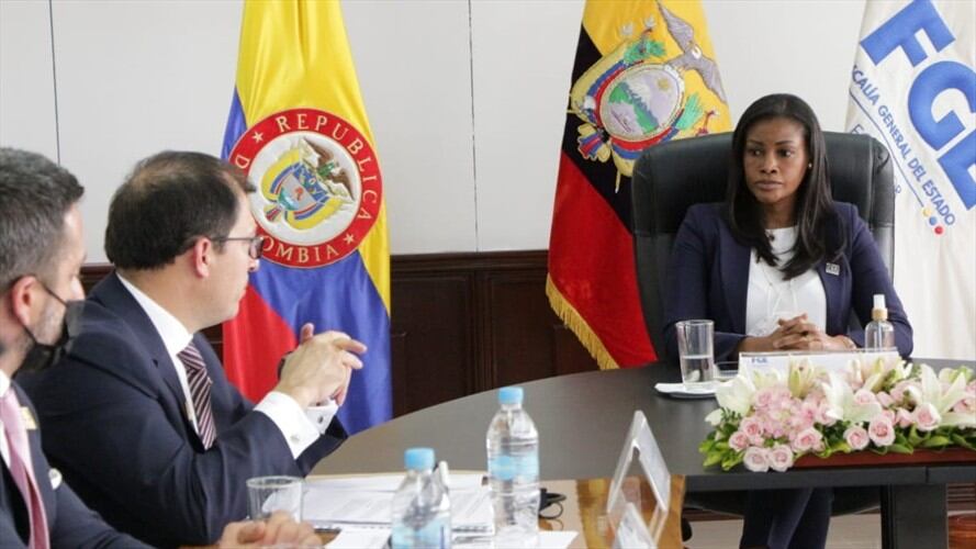 Reunión entre los fiscales de Colombia y Ecuador . Foto: Fiscalía General de la Nación