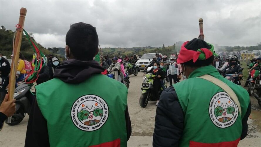 Las autoridades indígenas realizaron una audiencia pública en la que rechazaron la presencia de grupos armados . Foto: Cortesía Camilo Fajardo