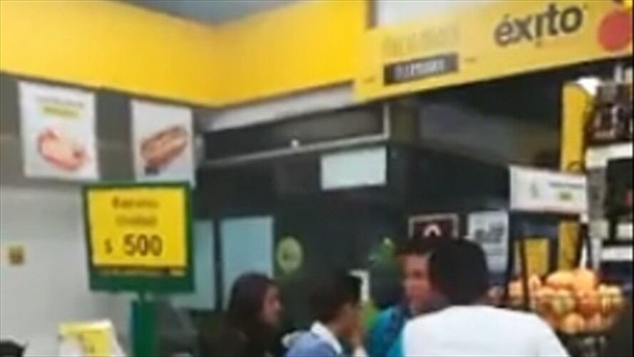 Universitarios se tomaron el Éxito de la 93 en Bogotá. Foto: Cortesía