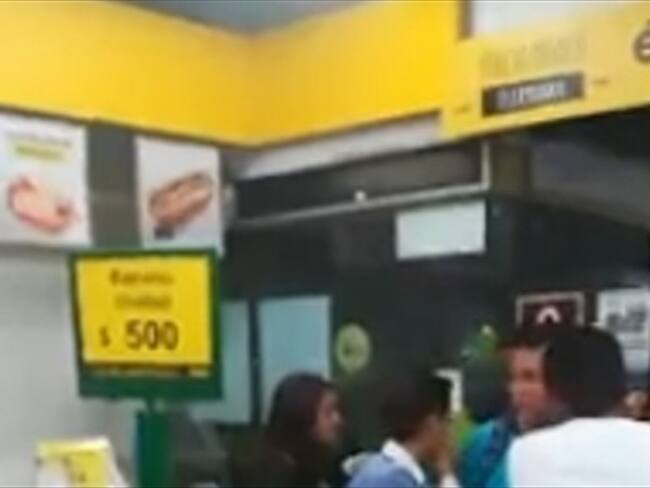 Universitarios se tomaron el Éxito de la 93 en Bogotá. Foto: Cortesía