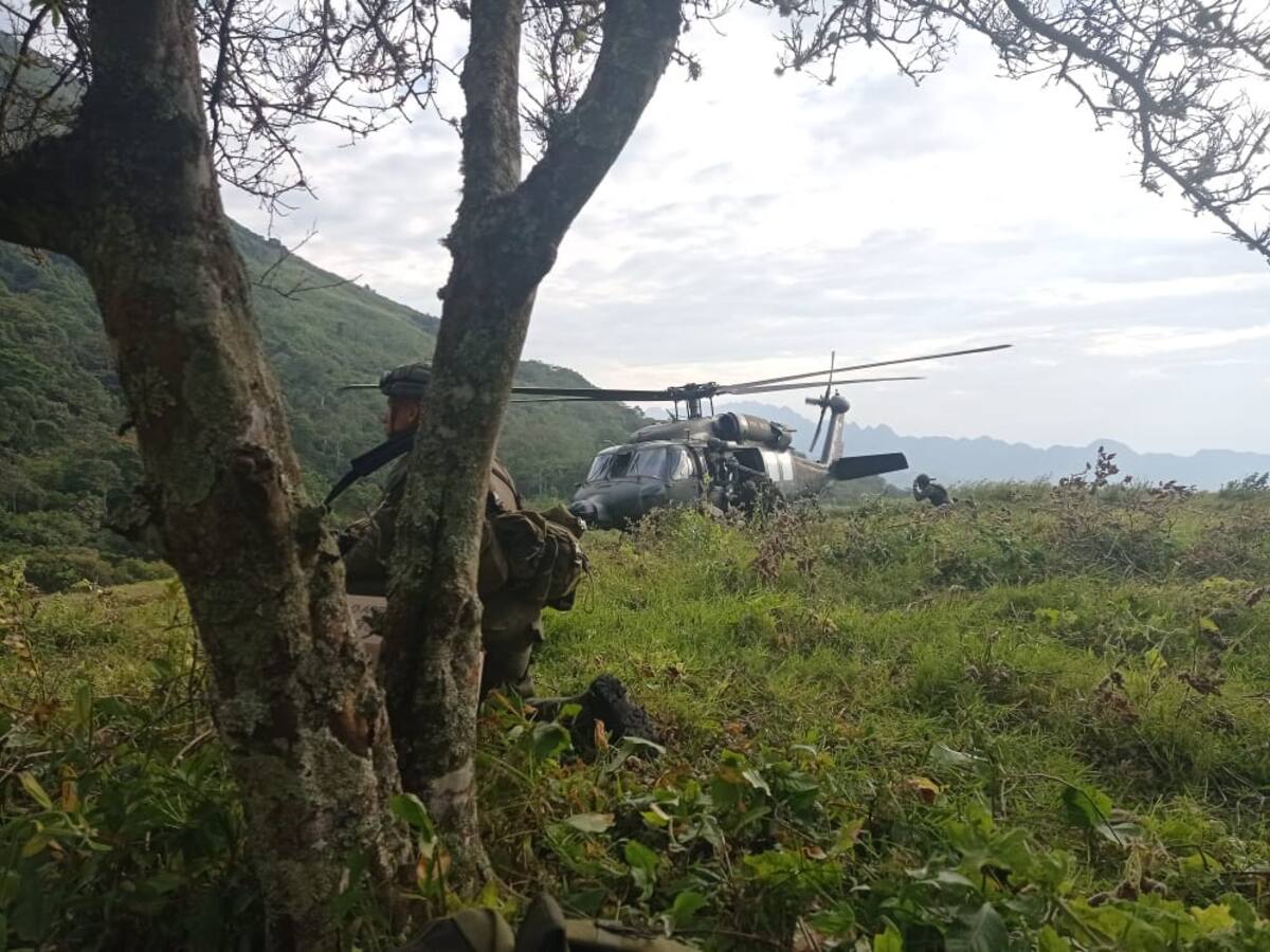 Así fue el rescate del auxiliar de Policía que sobrevivió al atentado en el Huila