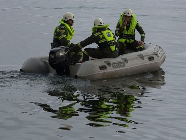 Continúa búsqueda de dos personas desaparecidas en Guatapé tras naufragio de embarcación. Foto: Colprensa