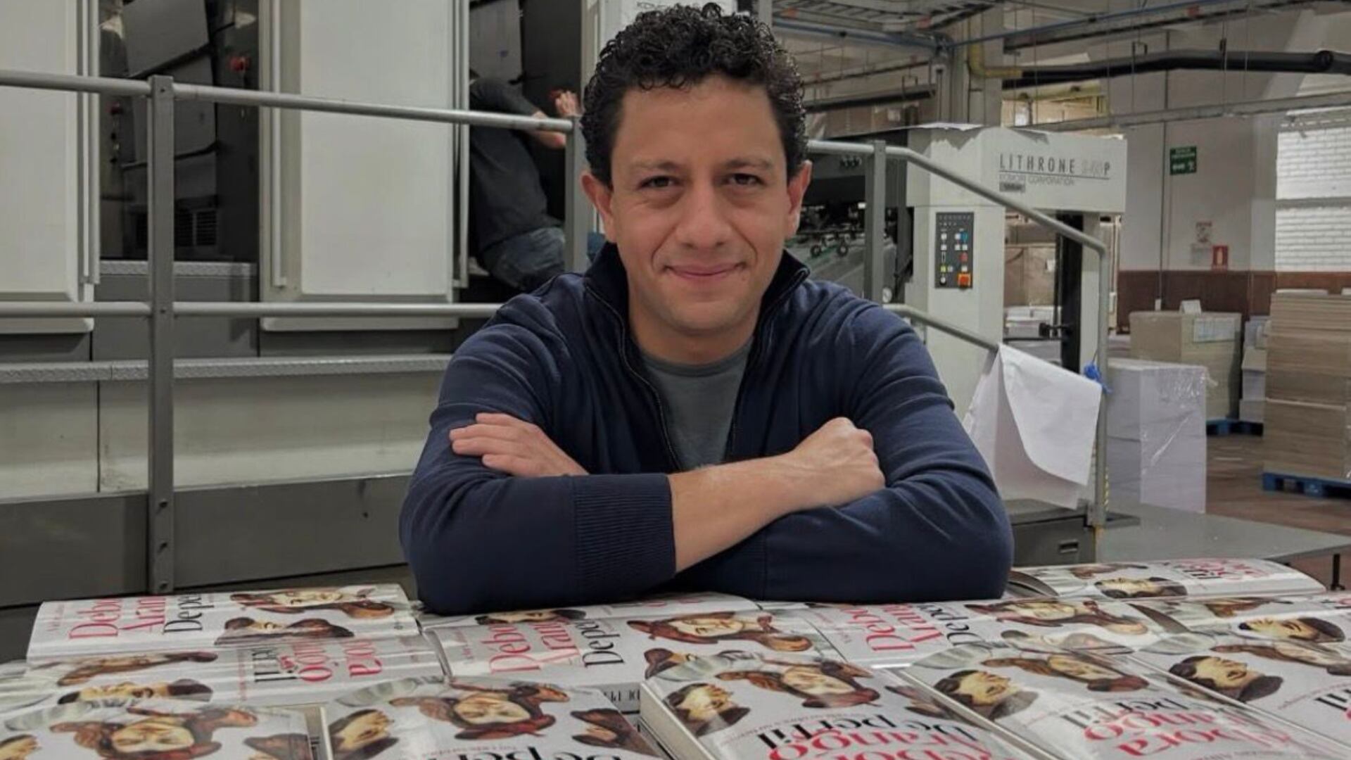 Víctor Cabezas,  abogado y periodista, autor del libro 'Débora Arango de perfil'. Foto: Instagram @victordcabezas