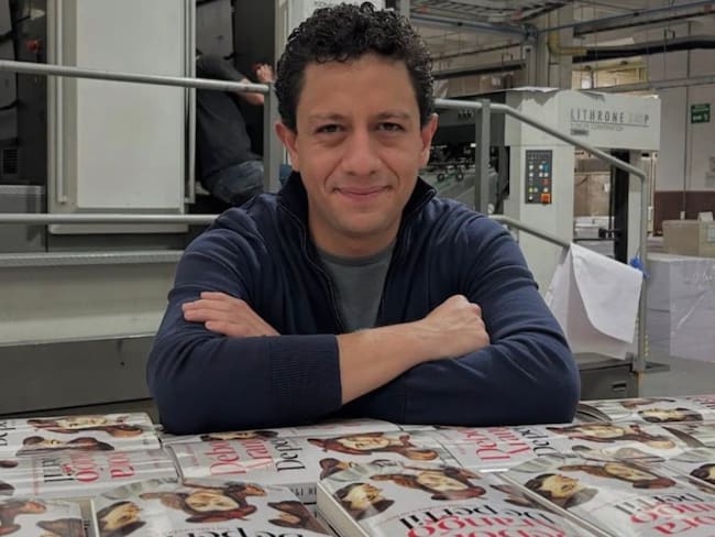 Víctor Cabezas, abogado y periodista, autor del libro 'Débora Arango de perfil'. Foto: Instagram @victordcabezas