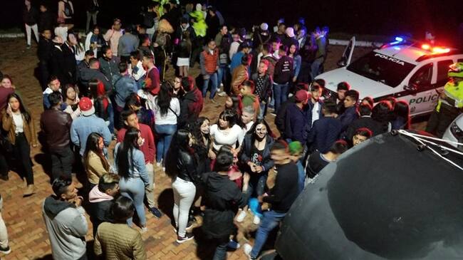 Las boletas para ingresar a la reunión ilegal tenía un valor de 10.000 pesos. Foto: Jorge Herrera (W Radio)