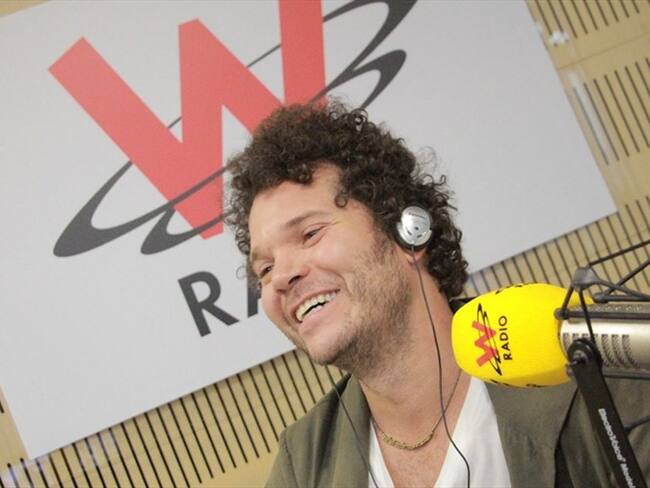 El cantante Andrés Cabas. Foto: La Hora del Regresocon Carlos Montoya