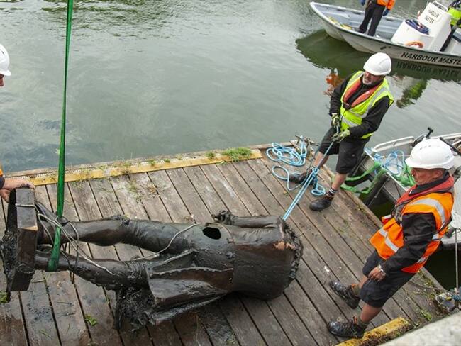 Estatua de esclavista derribada en Bristol tendrá exposición de Black Lives Matter. Foto: Agencia AFP