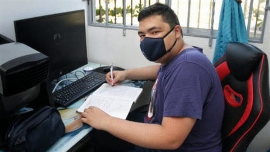 Alejandro salas, el estudiante que obtuvo un puntaje perfecto en las pruebas Saber 11. Foto: Colprensa