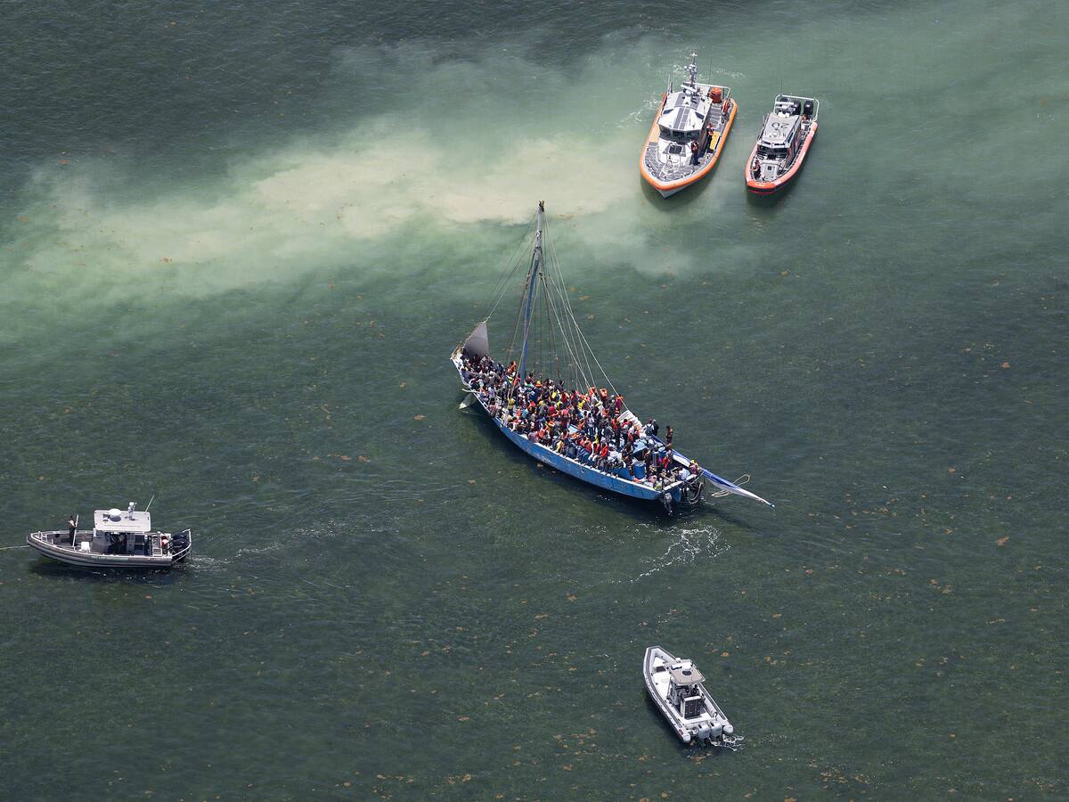 EE.UU. interceptó un bote con cerca de 150 migrantes al sureste de la Florida