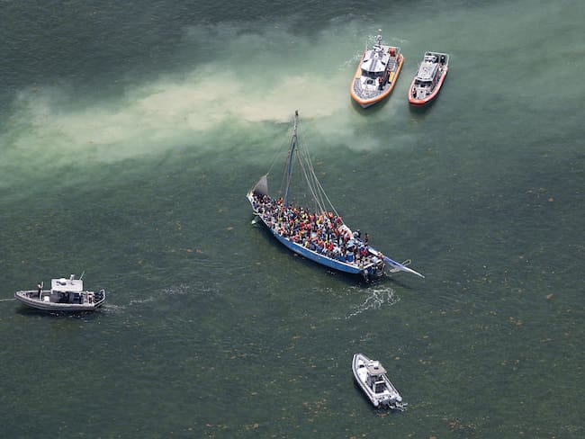EE.UU. interceptó un bote con cerca de 150 migrantes al sureste de la Florida
