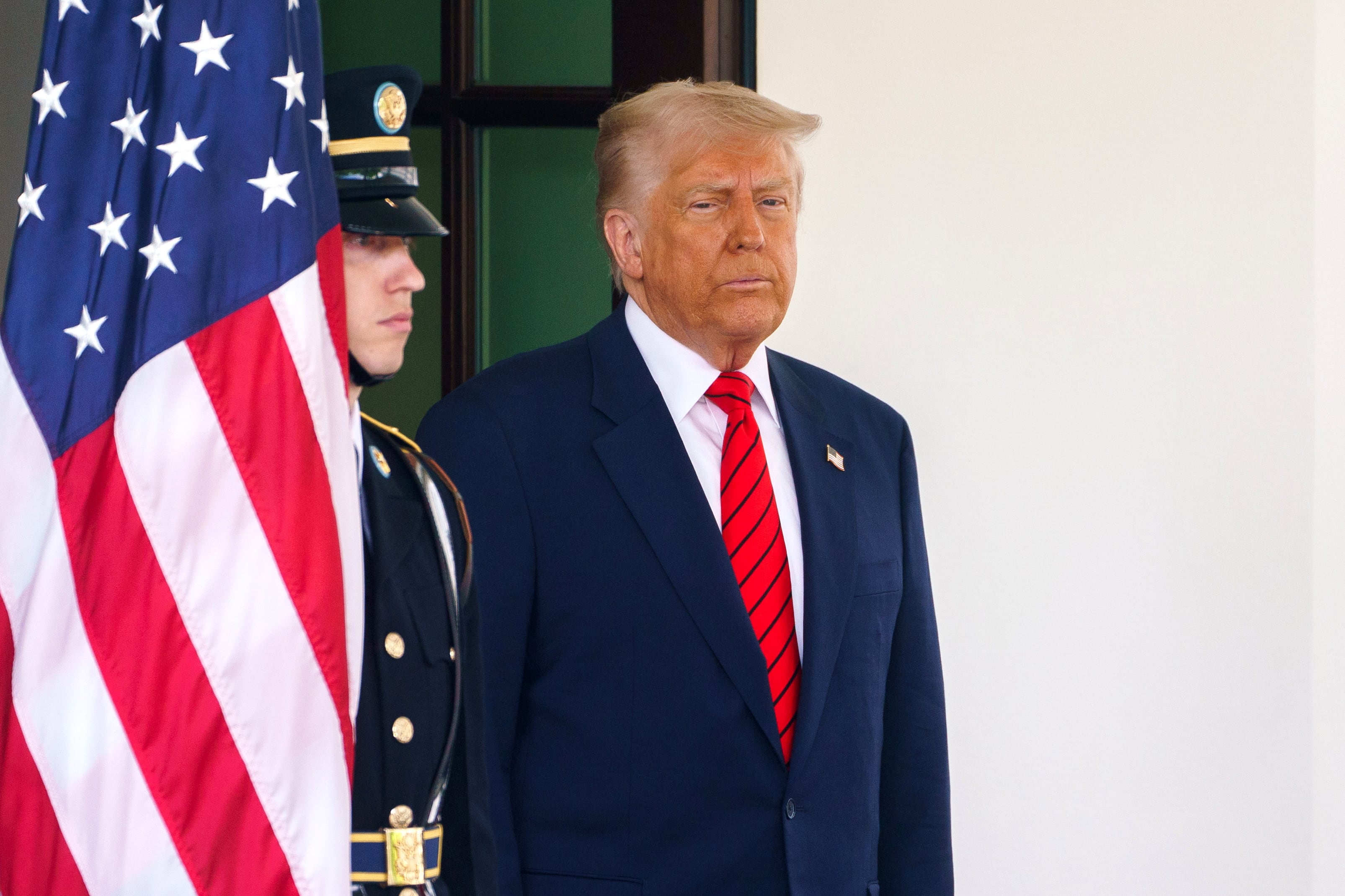 Seguridad Nacional abrió investigación a exdirector del FBI por presunta amenaza contra Trump. EFE/EPA/WILL OLIVER