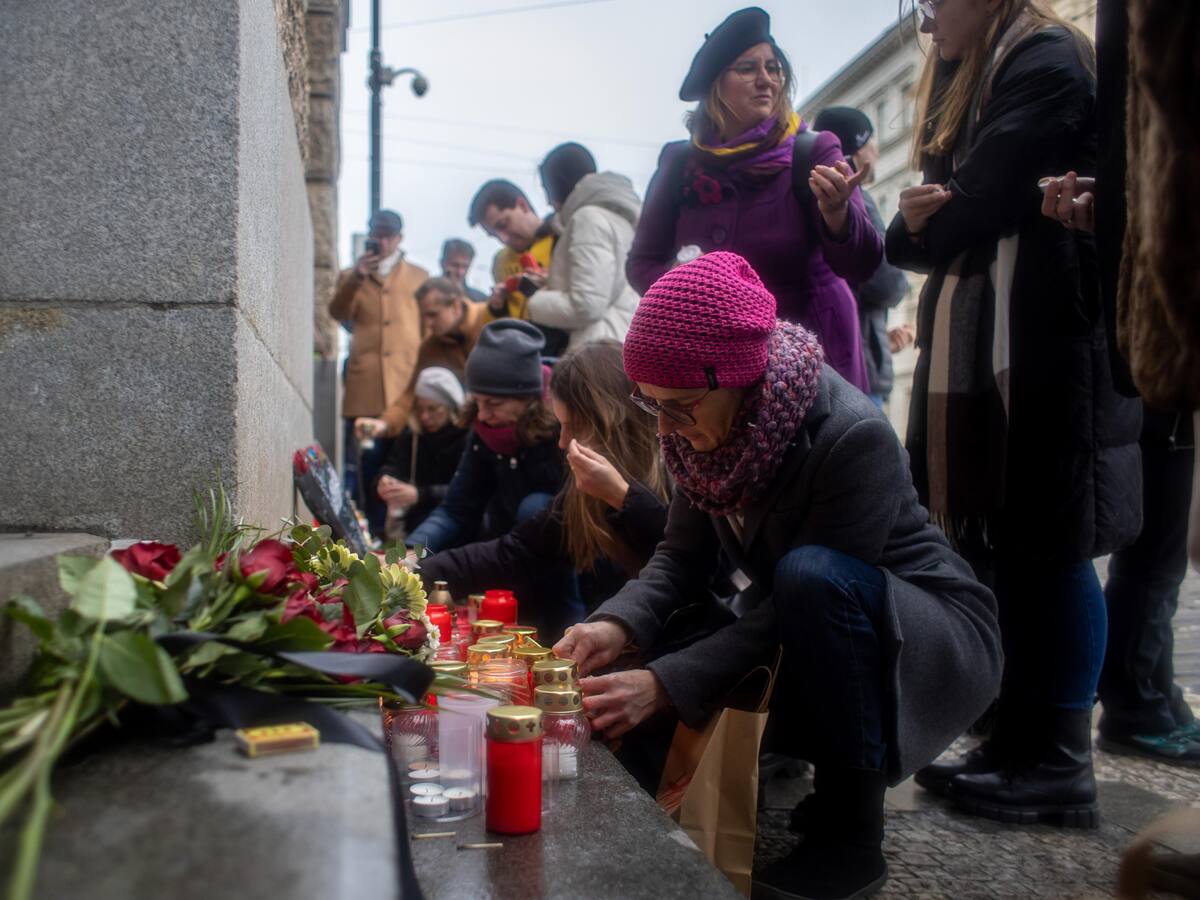 Dramático relato de estudiante que sobrevivió al tiroteo en Praga: “me alegra estar vivo”