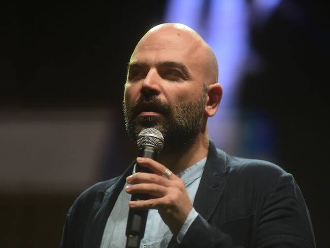 La industria que más genera dinero en Italia es la mafia: periodista Roberto Saviano