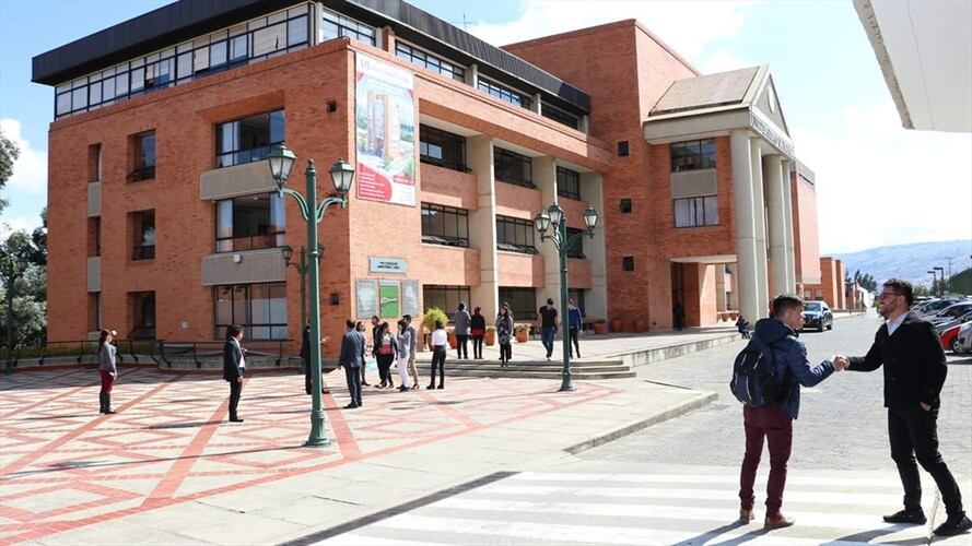 Cuervo habló de descuentos de hasta el 20% y reconoció que no poder ser más porque la institución depende en un 98% de sus ingresos de la matrícula.. Foto: Uniboyacá