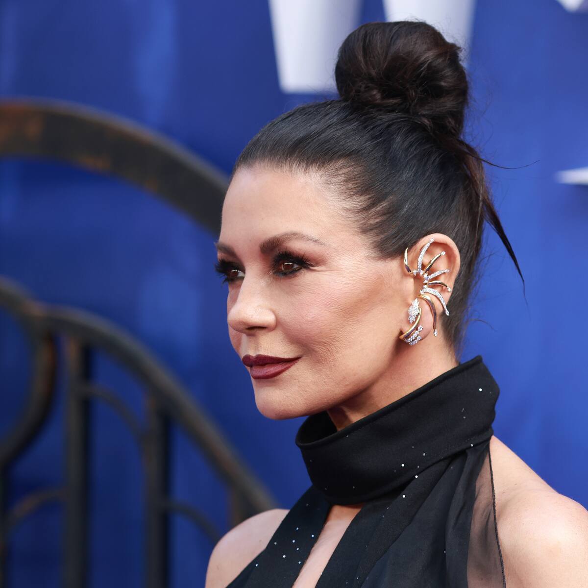 “Interpretar un personaje como Morticia es un honor”: Catherine Zeta-Jones sobre la serie ‘Merlina’