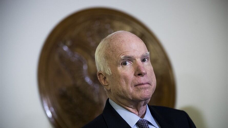 El senador estadounidense John McCain suspende el tratamiento por su cáncer cerebral. Foto: Getty Images