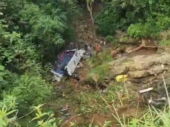 Al menos 16 muertos en accidente de bus que transportaba estudiantes en Antioquia. Foto: Suministrada
