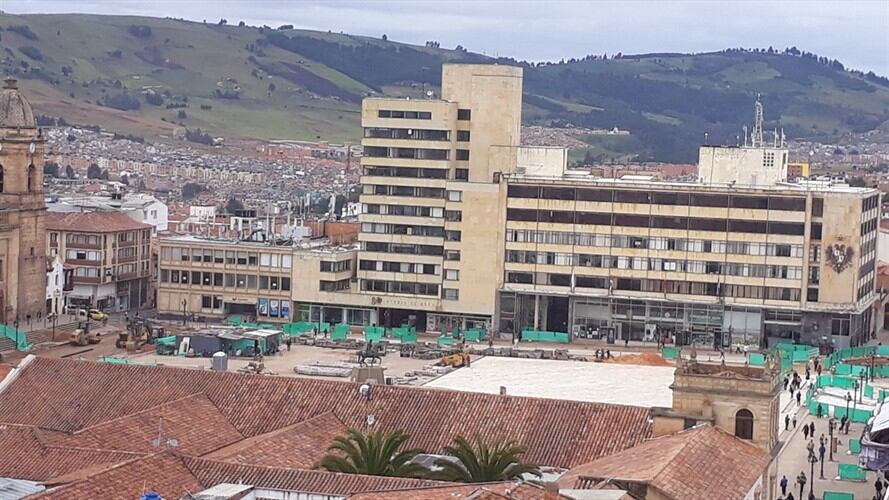 La fecha de entrega de las obras de la Plaza de Bolívar de Tunja estaba pactada para el mes de septiembre. Foto: Jorge Herrera (W Radio)
