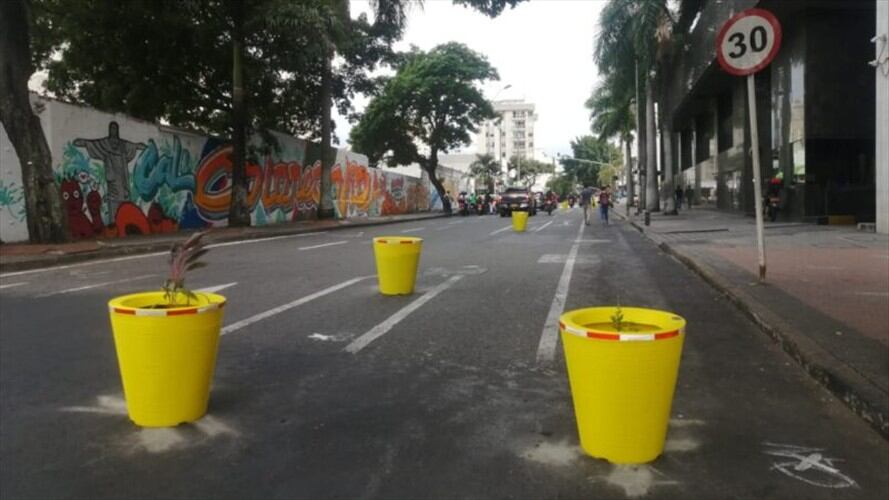 En redes sociales la iniciativa fue fuertemente criticada y comparada con los taches puestos por la administración pasada. . Foto: Cortesía
