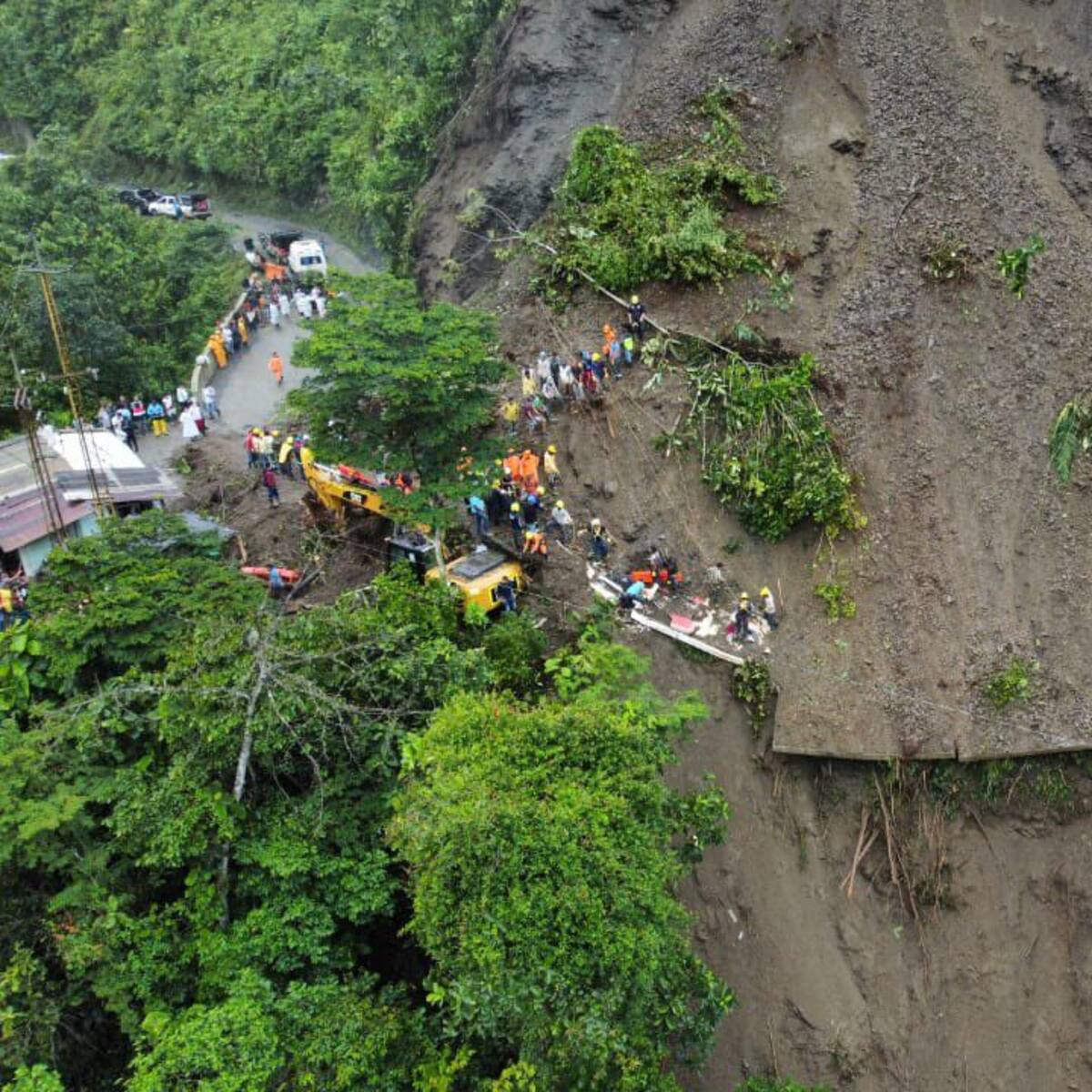 Es una tragedia: Petro tras deslizamiento de tierra en Risaralda