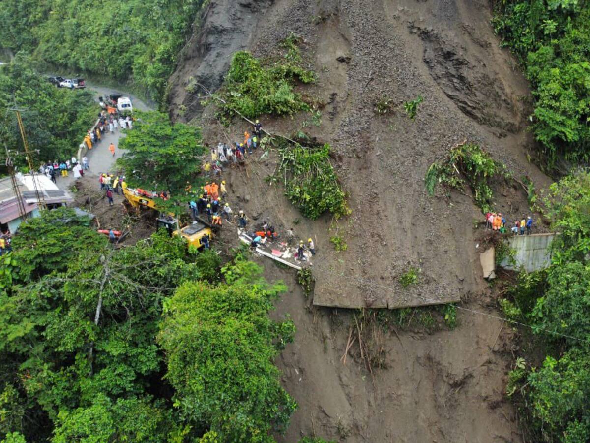 Es una tragedia: Petro tras deslizamiento de tierra en Risaralda