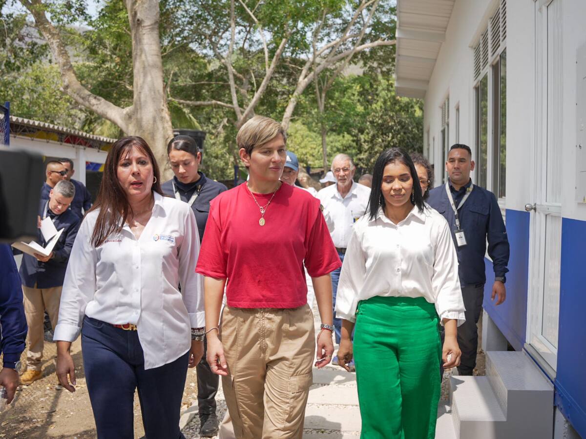 La primera dama, Verónica Alcocer, descartó cualquier aspiración presidencial