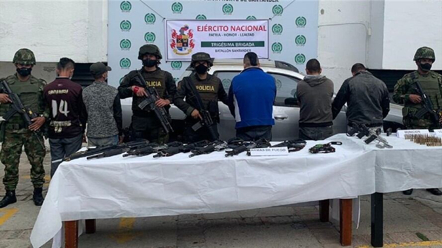 Capturan a cinco integrantes de EPL "Los Pelusos" e incautan arsenal de guerra. Foto: