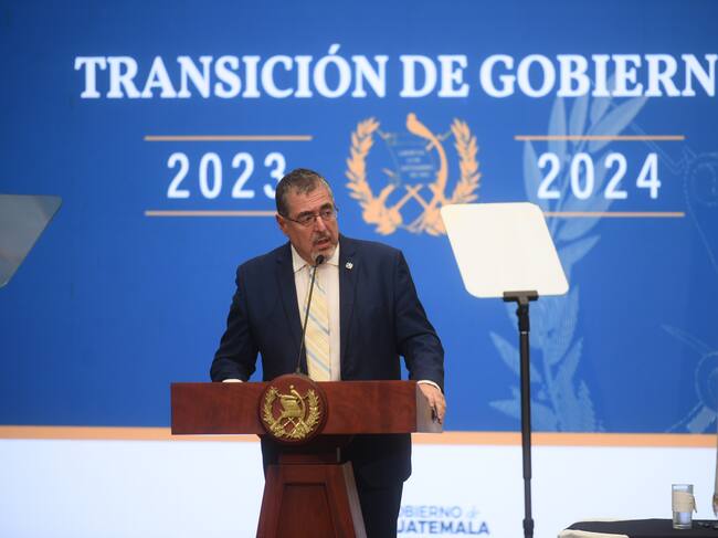 El presidente electo por el partido Movimiento Semilla, Bernardo Arévalo. Foto: EFE/David Toro