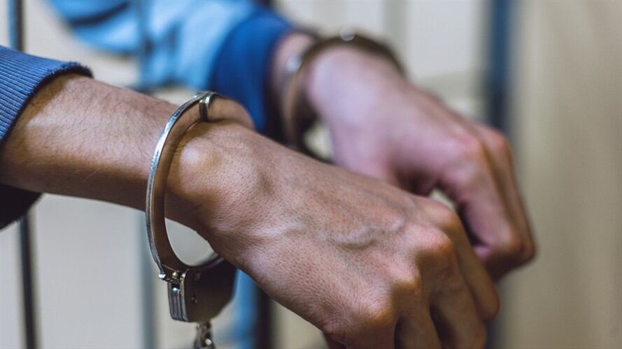 Un fiscal de la Unidad de Violencia Intrafamiliar de Bogotá presentó ante un juez con función de control de garantías a Christian Andrés Parra Nuncira. Foto: Getty Images / SERGEY PAKULIN