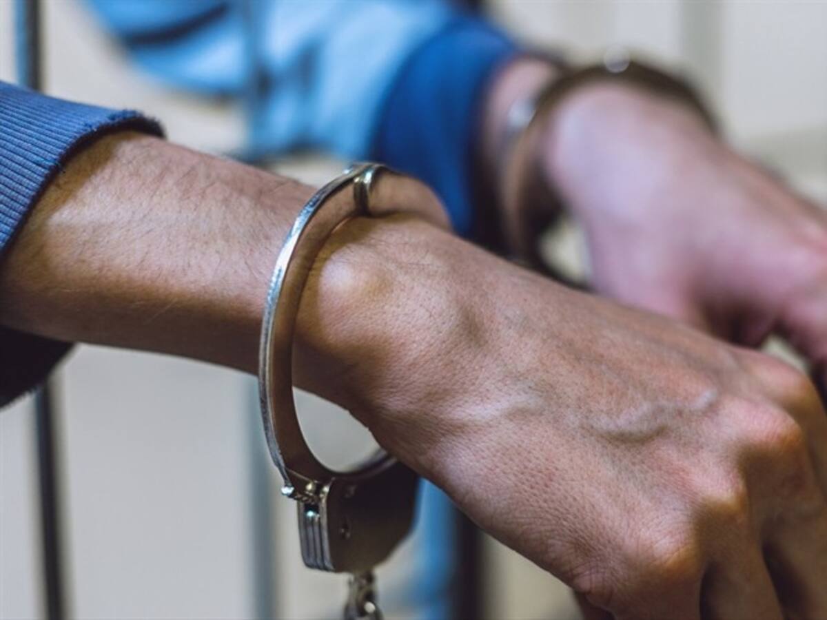 Envían a la cárcel a patrullero de la Policía por violencia intrafamiliar