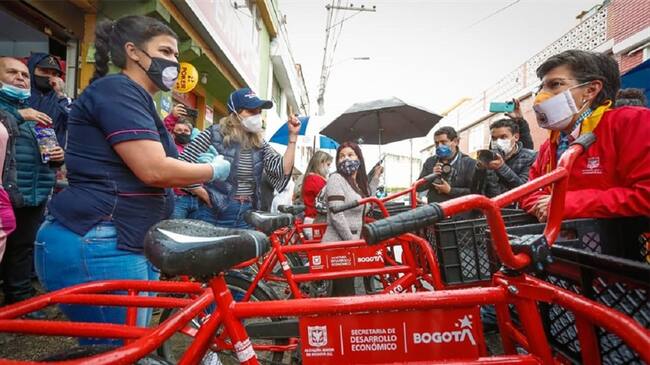 Las mujeres hacen parte del programa ´Emprendedoras Bavaria´. . Foto: Cortesía Alcaldía de Bogotá