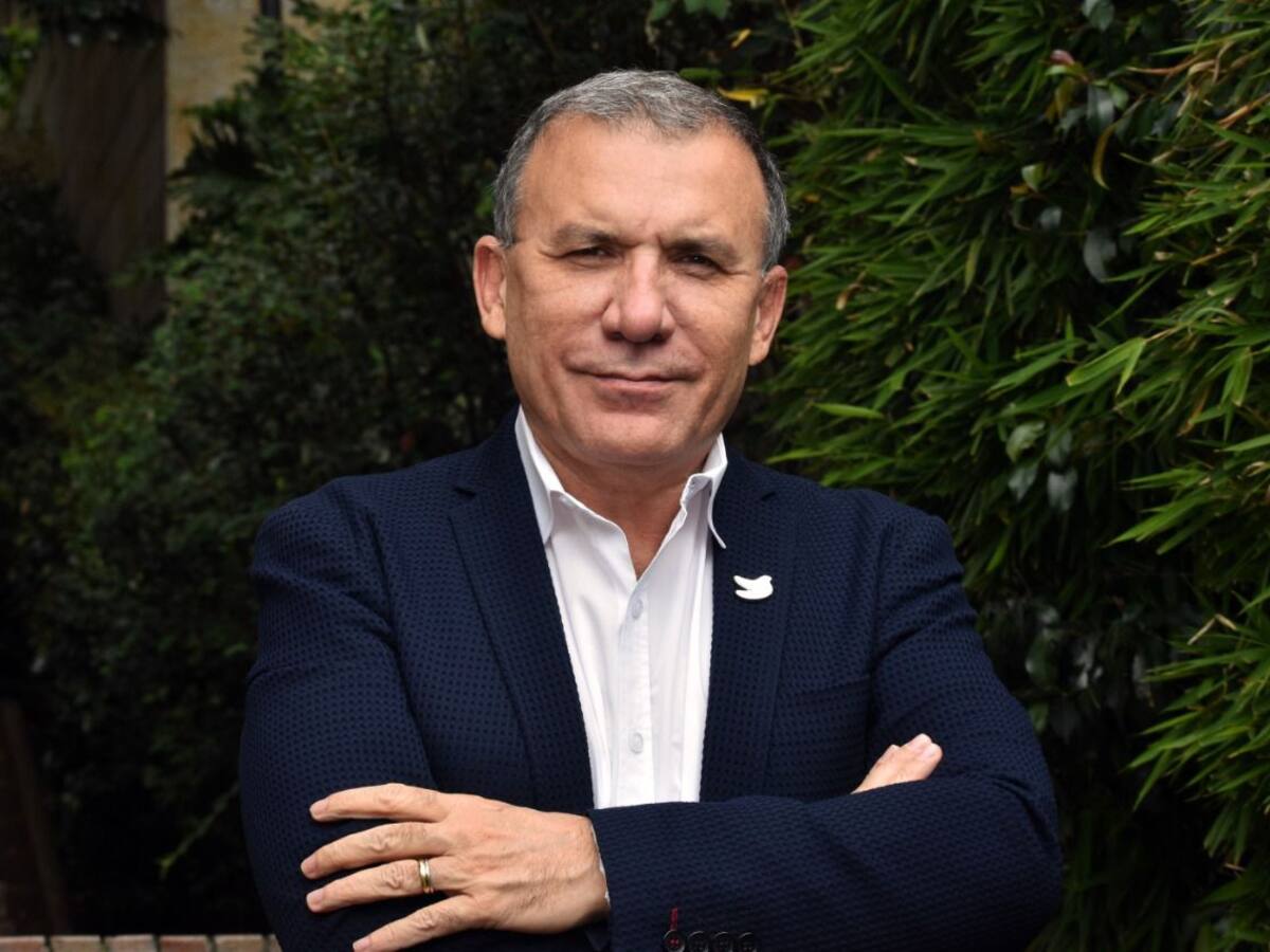 Es oficial: Presidencia publica hoja de vida de Roy Barreras como embajador