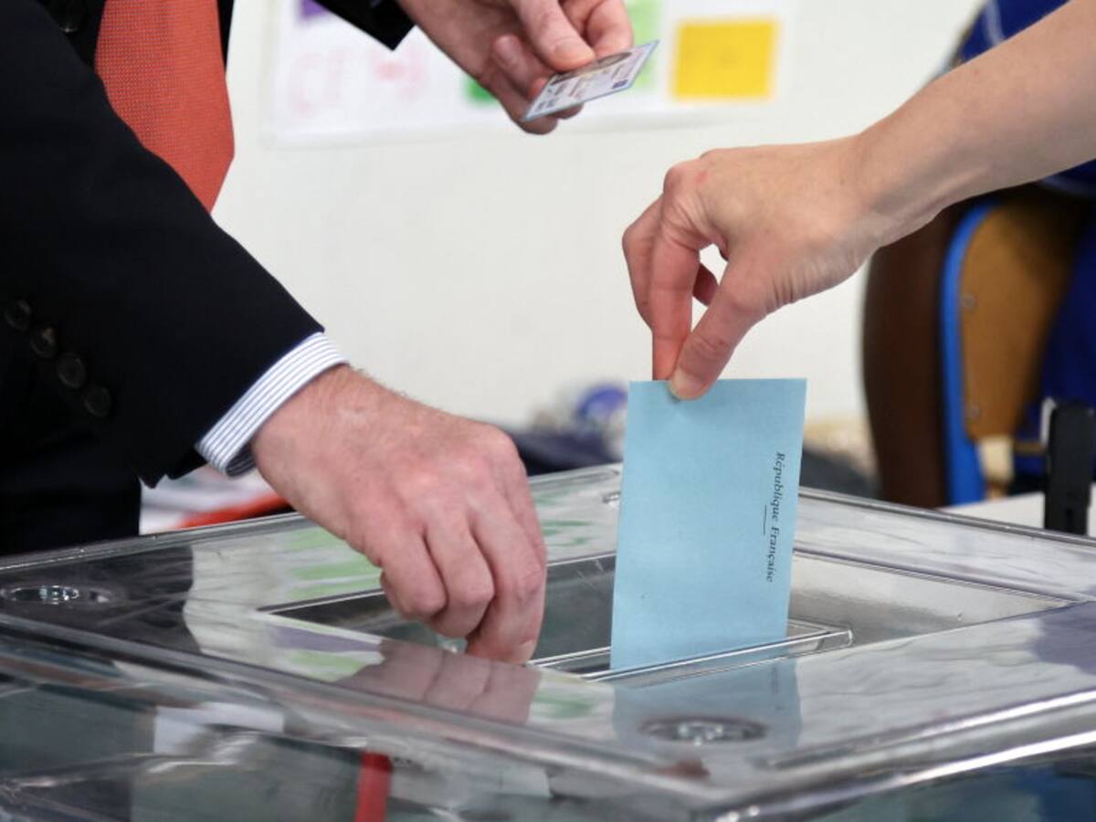 La izquierda francesa logra una mayoría simple en las elecciones, según varios sondeos