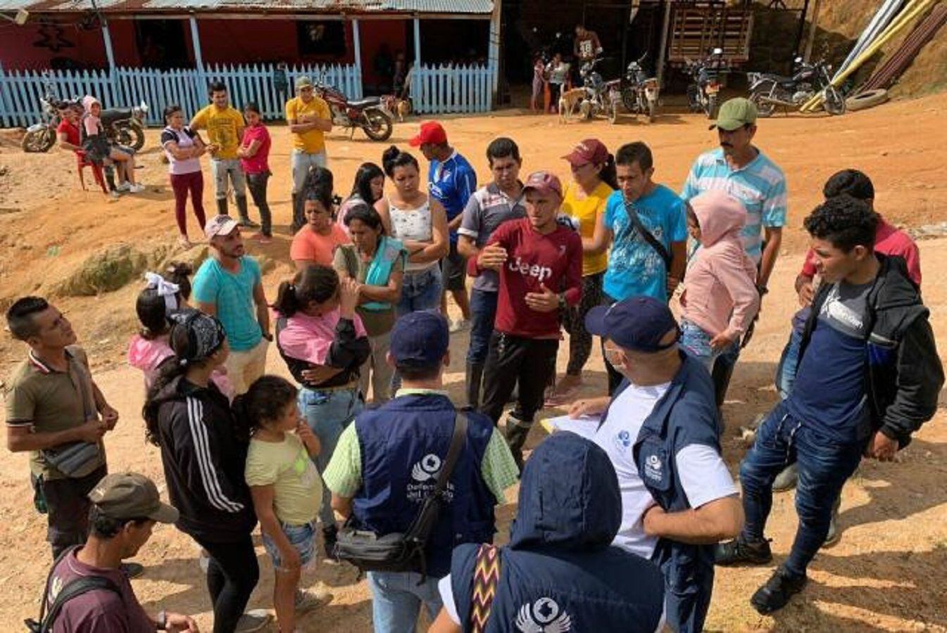 Enfrentamientos generan desplazamiento de familias en el municipio de Teorama - Colprensa