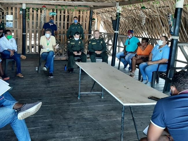 La Secretaría del Interior se reunió con la Policía y líderes de la comunidad para tratar de limar asperezas. Foto: Cortesía